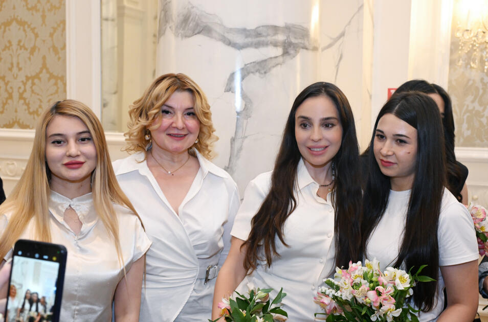 Heydər Əliyev Fondunun vitse-prezidenti Leyla Əliyeva “Qızların təhsilinə dəstək” layihəsinin II Məzun Günündə iştirak edib