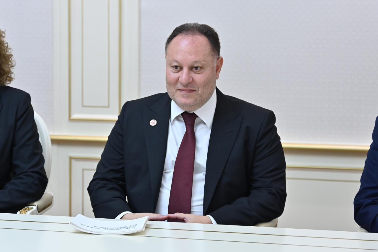 Спикеры парламентов Азербайджана и ТРСК провели встречу