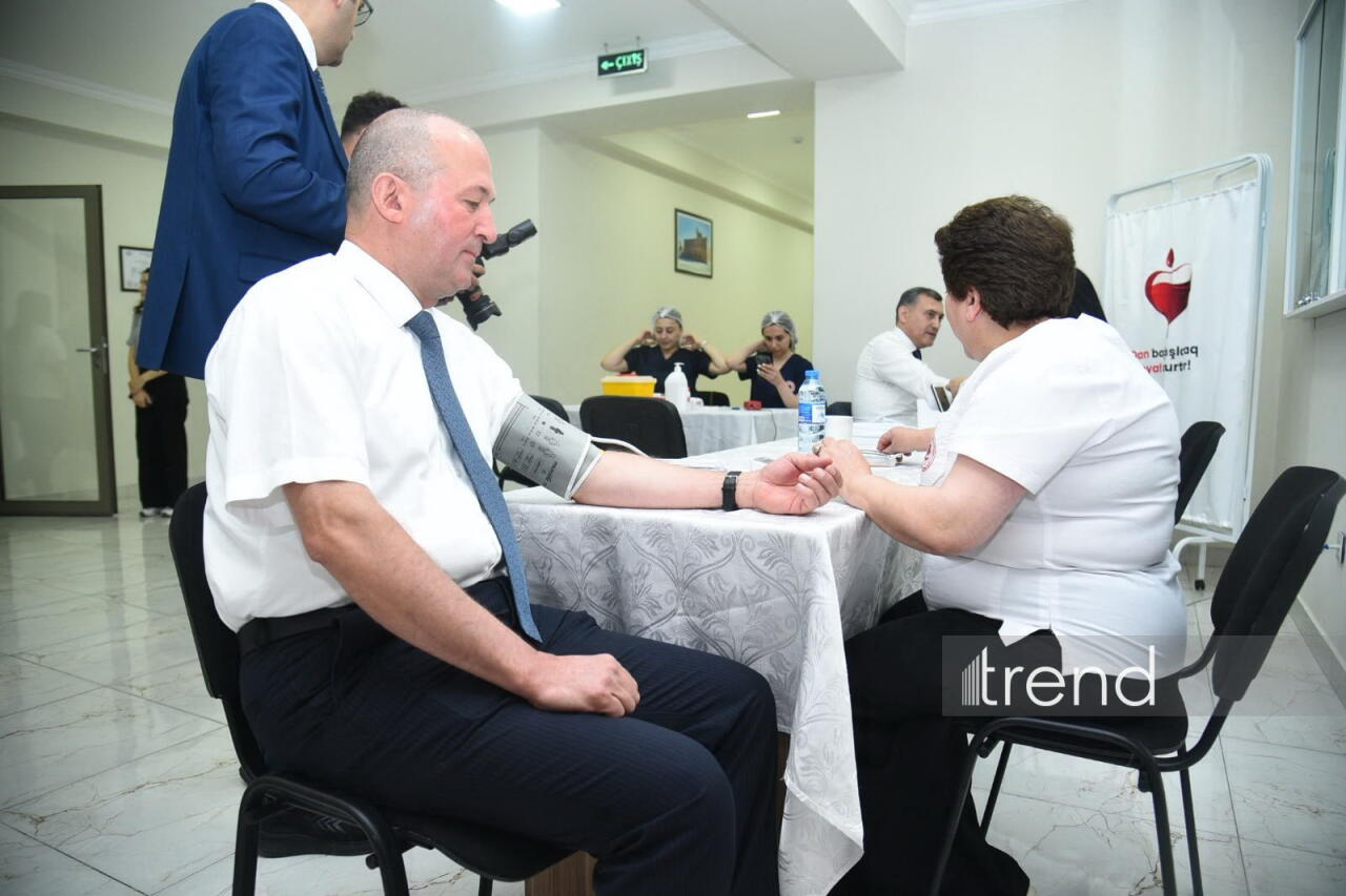 В Баку проводится акция по сдаче крови в связи с днем Ашура