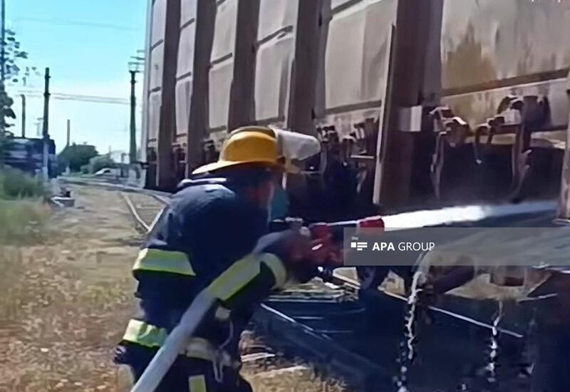 На железнодорожном вокзале Евлаха загорелся вагон с серой