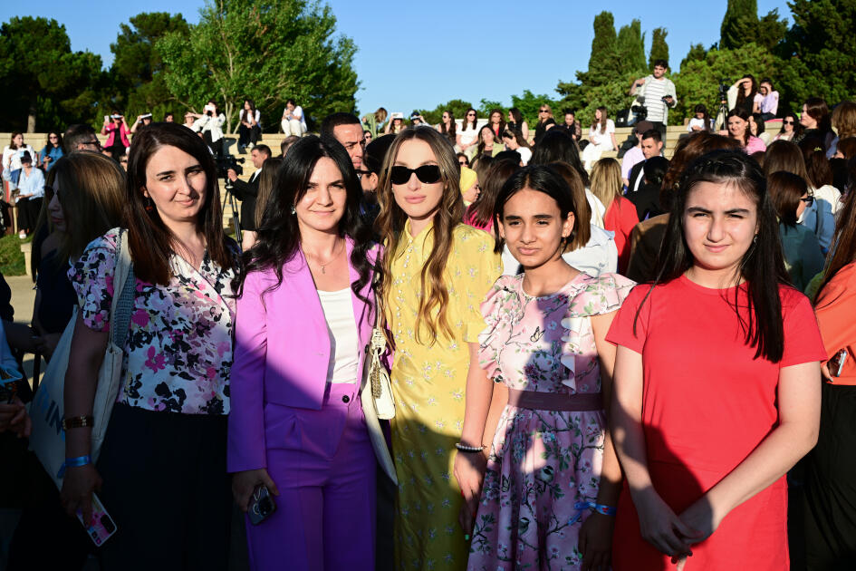 Leyla Əliyeva və Alona Əliyeva Xeyirxahlıq Festivalında iştirak ediblər