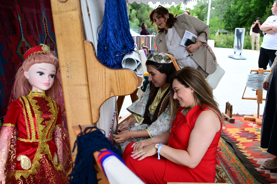 Leyla Əliyeva və Alona Əliyeva Xeyirxahlıq Festivalında iştirak ediblər