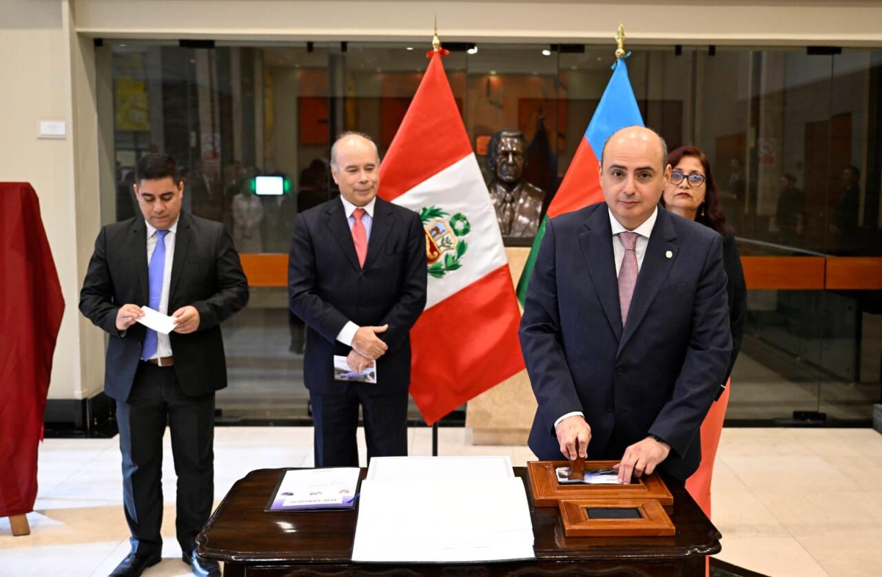 Azərbaycan və Peru arasında diplomatik münasibətlərin qurulmasının 30 illiyinə həsr olunmuş sərginin açılış mərasimi keçirilib