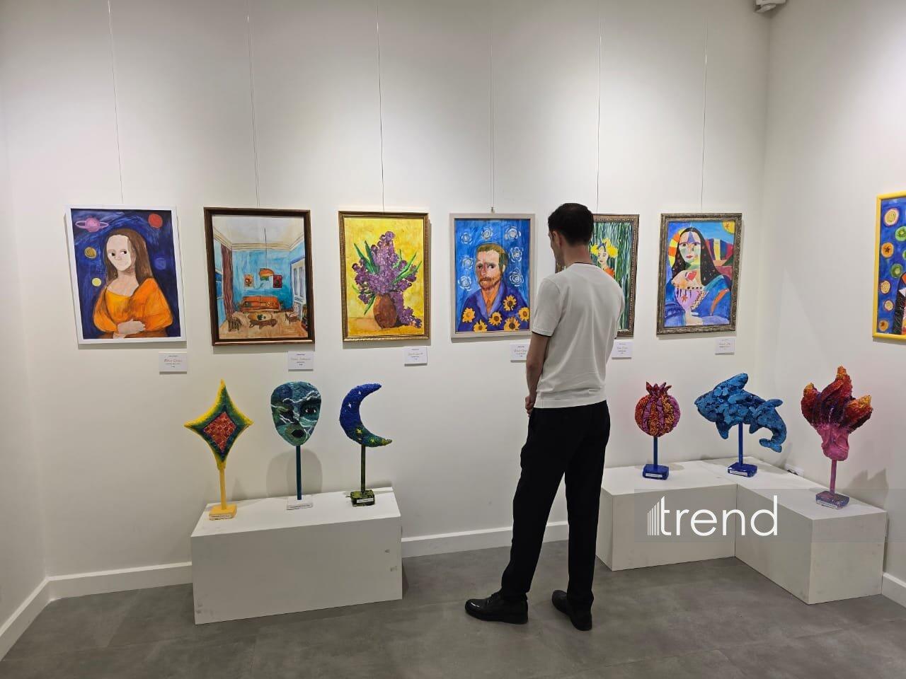 В Баку открылась красочная экспозиция Gulnar Art Studio под названием "Разные взгляды"