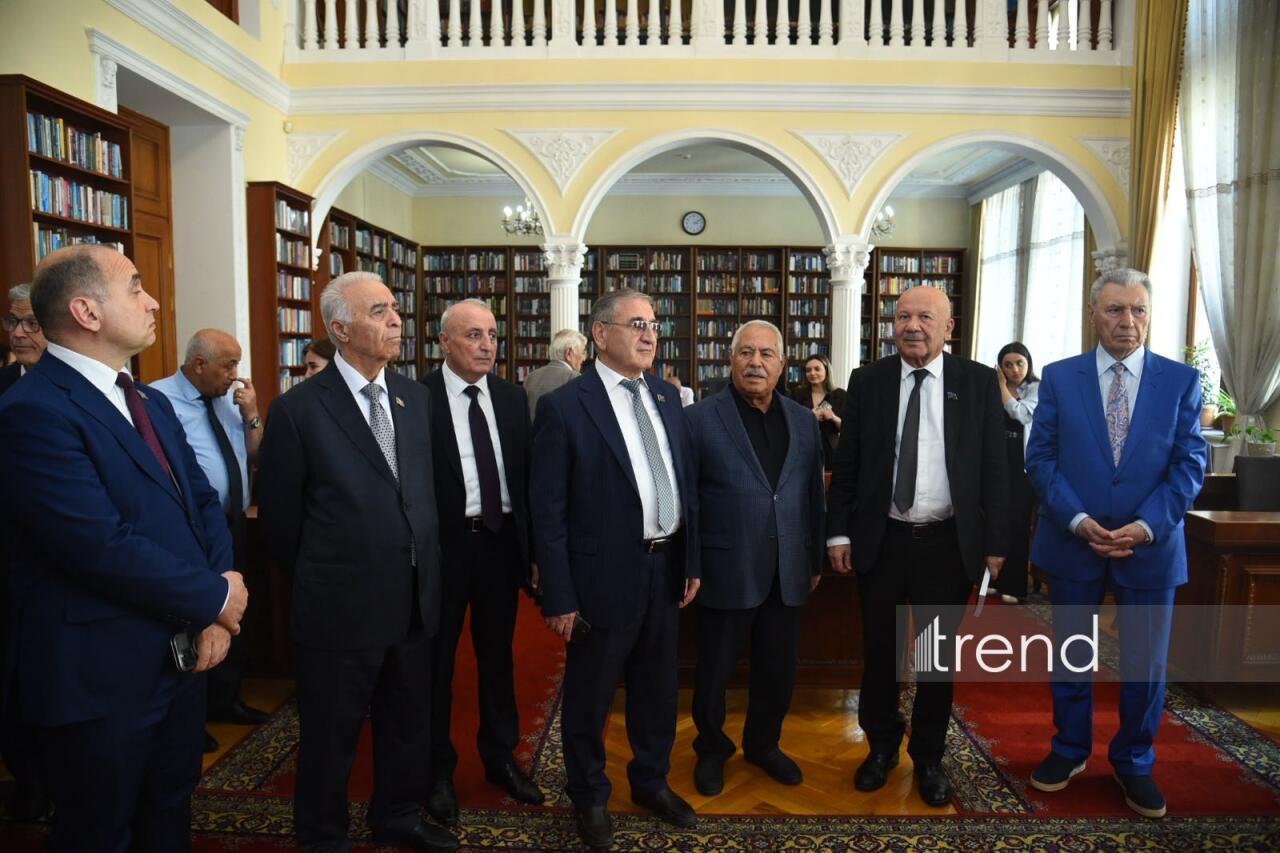 Проходит презентация книги Аслана Асланова "Уроки государственности и дипломатии Гейдара Алиева. Книга I"