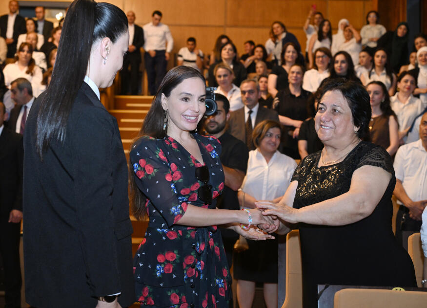 Heydər Əliyev Fondunun vitse-prezidenti Leyla Əliyeva “Onlardan biri: Emil” adlı anım tədbirində iştirak edib