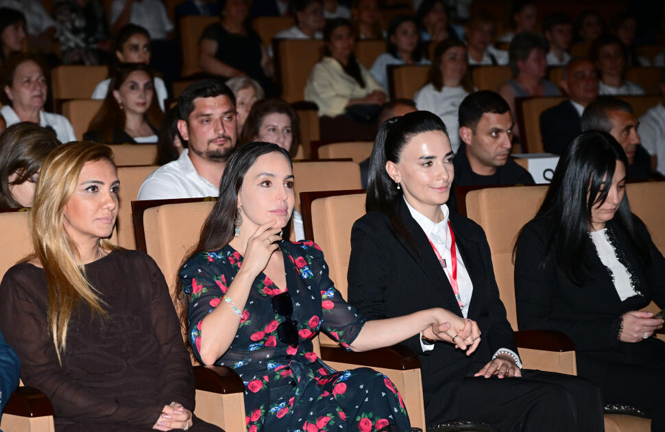 Heydər Əliyev Fondunun vitse-prezidenti Leyla Əliyeva “Onlardan biri: Emil” adlı anım tədbirində iştirak edib