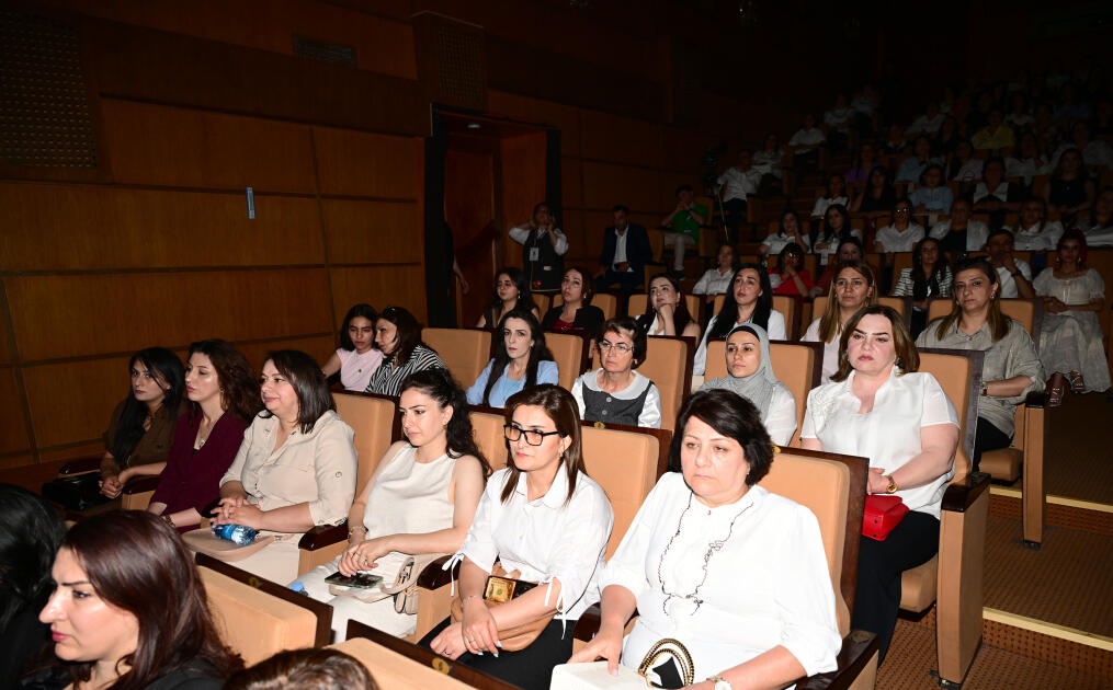 Heydər Əliyev Fondunun vitse-prezidenti Leyla Əliyeva “Onlardan biri: Emil” adlı anım tədbirində iştirak edib
