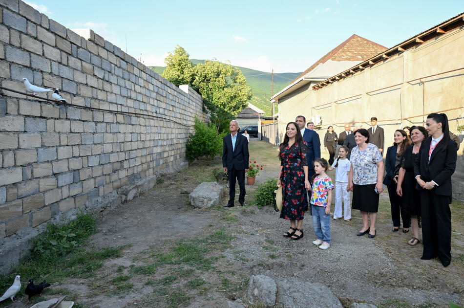 Heydər Əliyev Fondunun vitse-prezidenti Leyla Əliyeva “Onlardan biri: Emil” adlı anım tədbirində iştirak edib