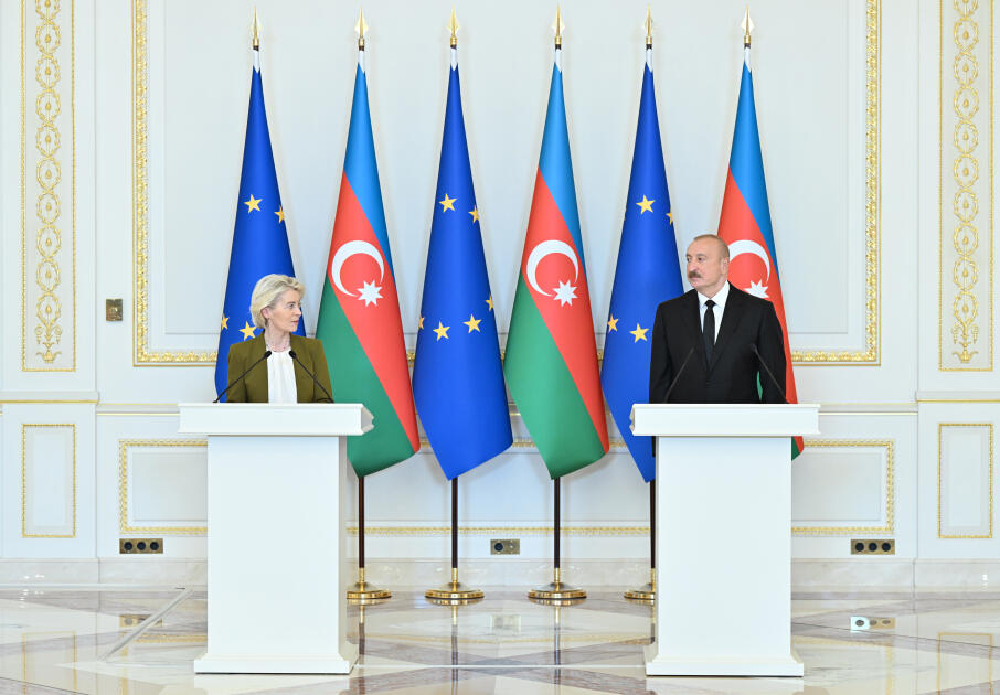 Prezident İlham Əliyev və Avropa Komissiyasının Prezidenti mətbuata bəyanatlarla çıxış ediblər