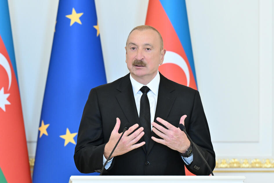 Prezident İlham Əliyev və Avropa Komissiyasının Prezidenti mətbuata bəyanatlarla çıxış ediblər