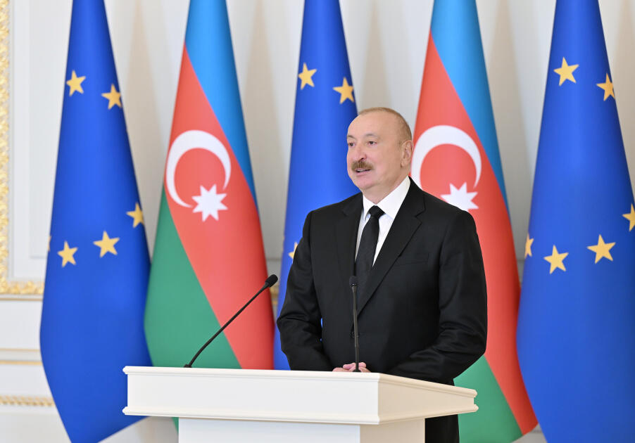 Prezident İlham Əliyev və Avropa Komissiyasının Prezidenti mətbuata bəyanatlarla çıxış ediblər