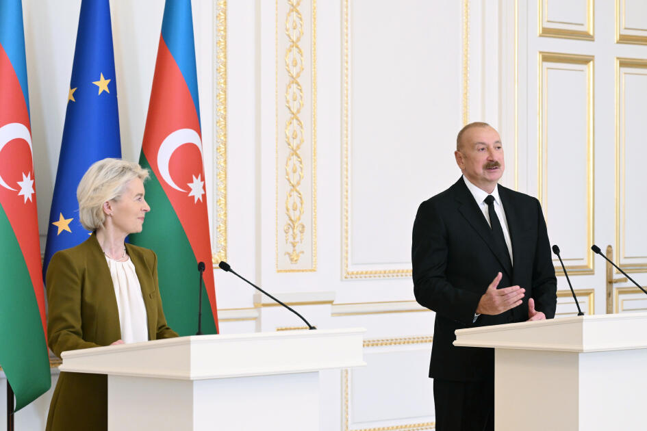 Prezident İlham Əliyev və Avropa Komissiyasının Prezidenti mətbuata bəyanatlarla çıxış ediblər