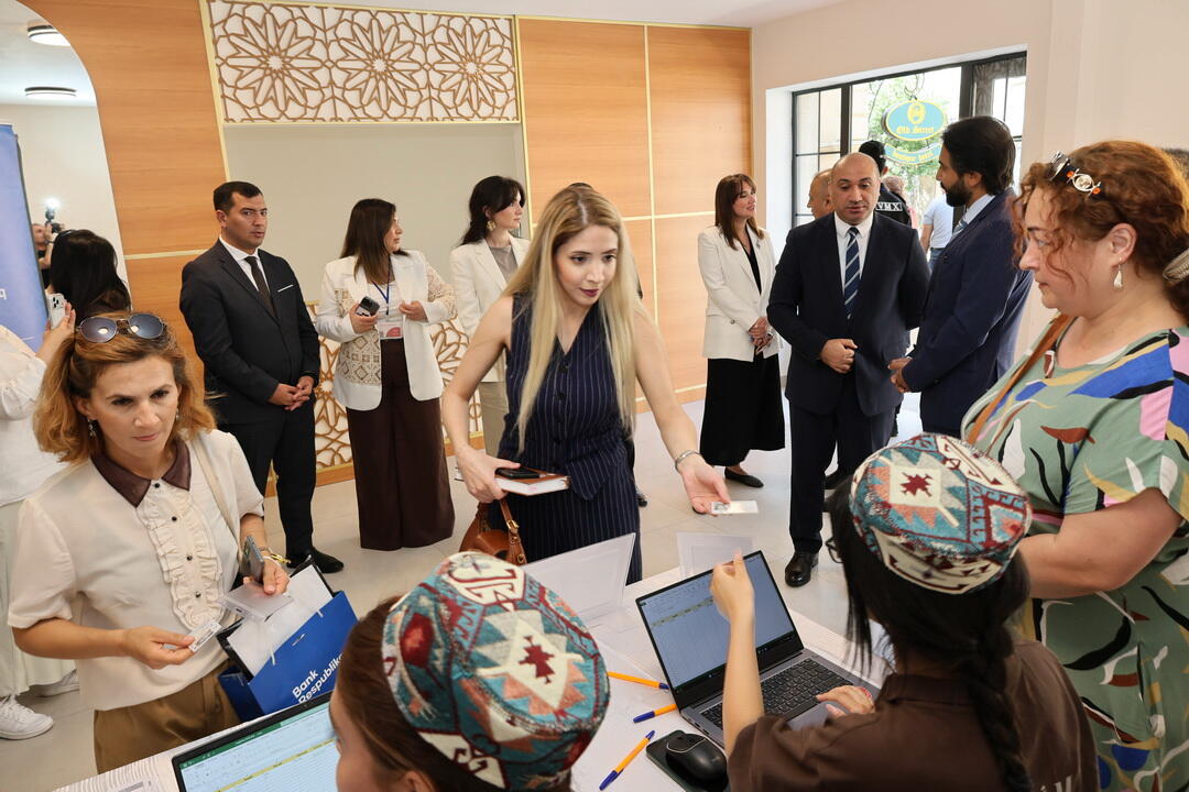 İşaxtaranlar üçün yeni imkanlar: İçərişəhərdə Əmək Yarmarkası keçirilib