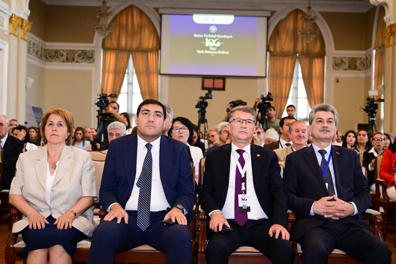 Баку стал центром международного диалога о будущем тюркологии