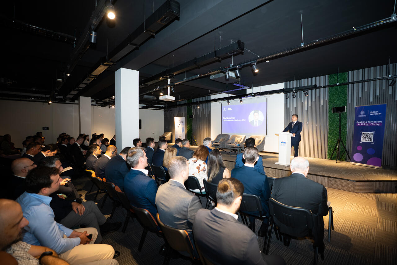 Dövlət qurumları və beynəlxalq ekspertlərin iştirakı ilə Azərbaycanın rəqəmsal inkişafına dair vörkşop baş tutub