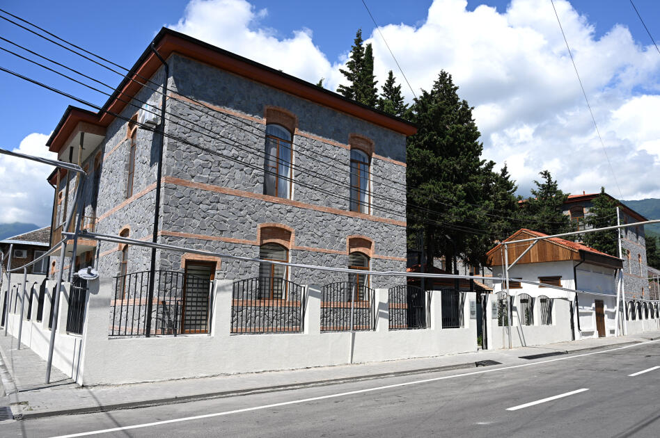Heydər Əliyev Fondunun vitse-prezidenti Leyla Əliyeva Şəki Şəhər İncəsənət Məktəbində olub