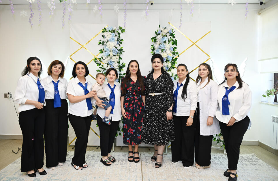 Heydər Əliyev Fondunun vitse-prezidenti Leyla Əliyeva Şəkidə Uşaq evi sosial xidmət müəssisəsinin sakinləri ilə görüşüb