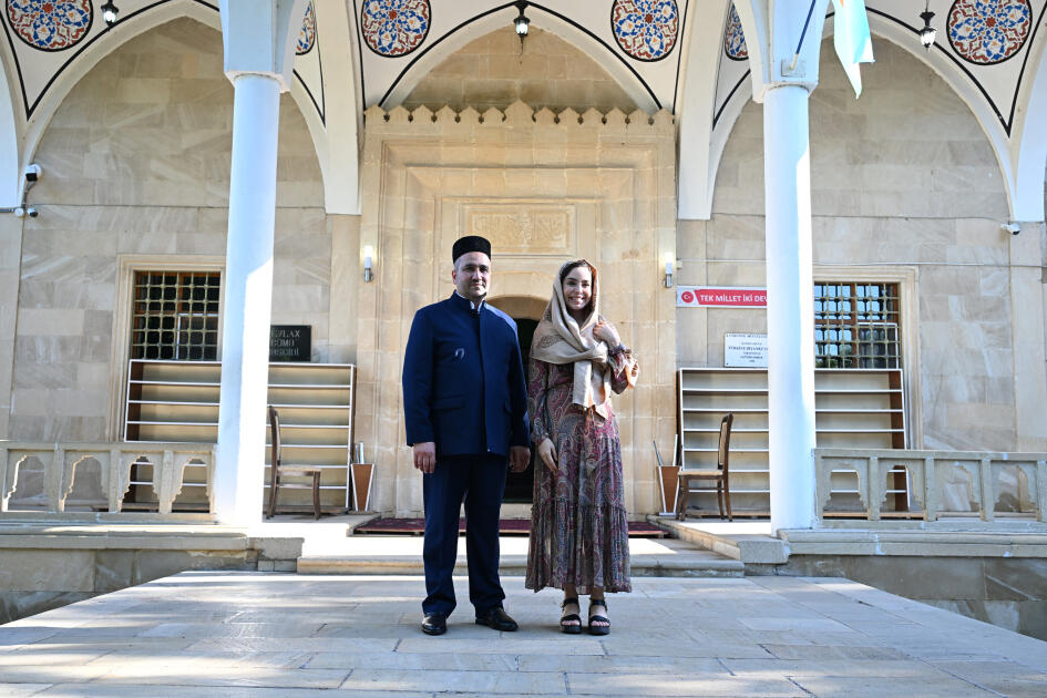 Heydər Əliyev Fondunun vitse-prezidenti Leyla Əliyeva Yevlaxda Cümə məscidini ziyarət edib