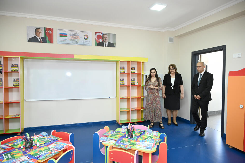Heydər Əliyev Fondunun vitse-prezidenti Leyla Əliyeva Yevlaxda məktəb binasının açılışında iştirak edib