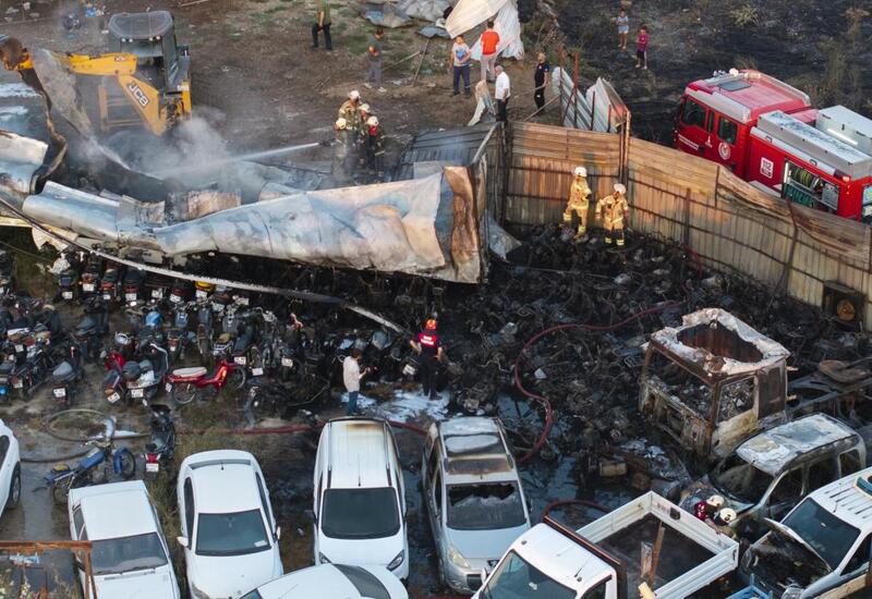 В Турции при пожаре на штрафстоянке сгорели 62 автомобиля