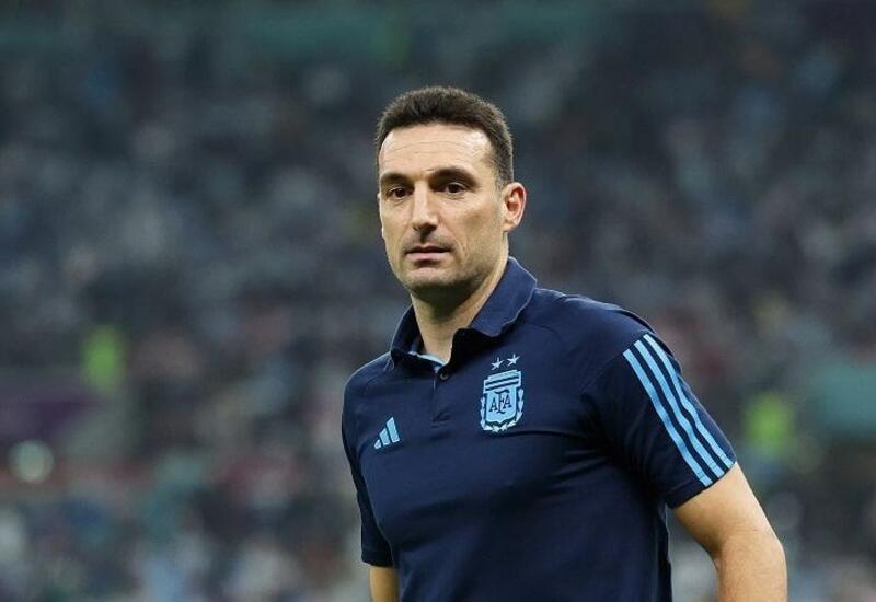 Skaloni Argentina millisi ilə yubiley matçını keçirib
