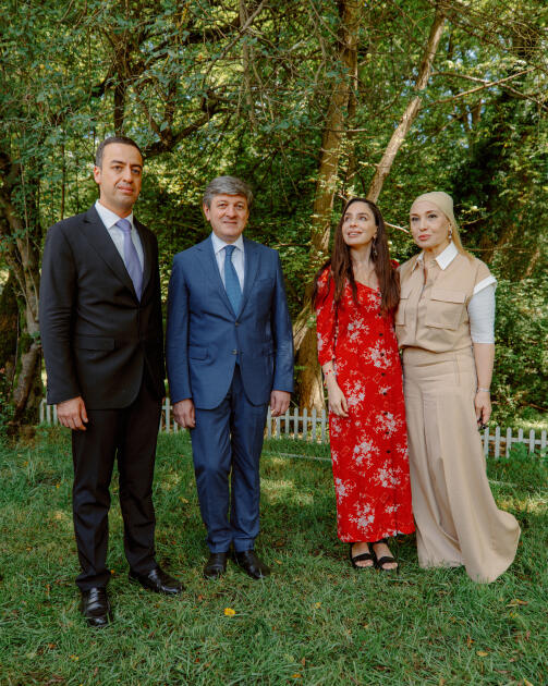 Heydər Əliyev Fondunun vitse-prezidenti Leyla Əliyeva Qəbələdə fərdi sərginin açılışında və ağacəkmə aksiyasında iştirak edib