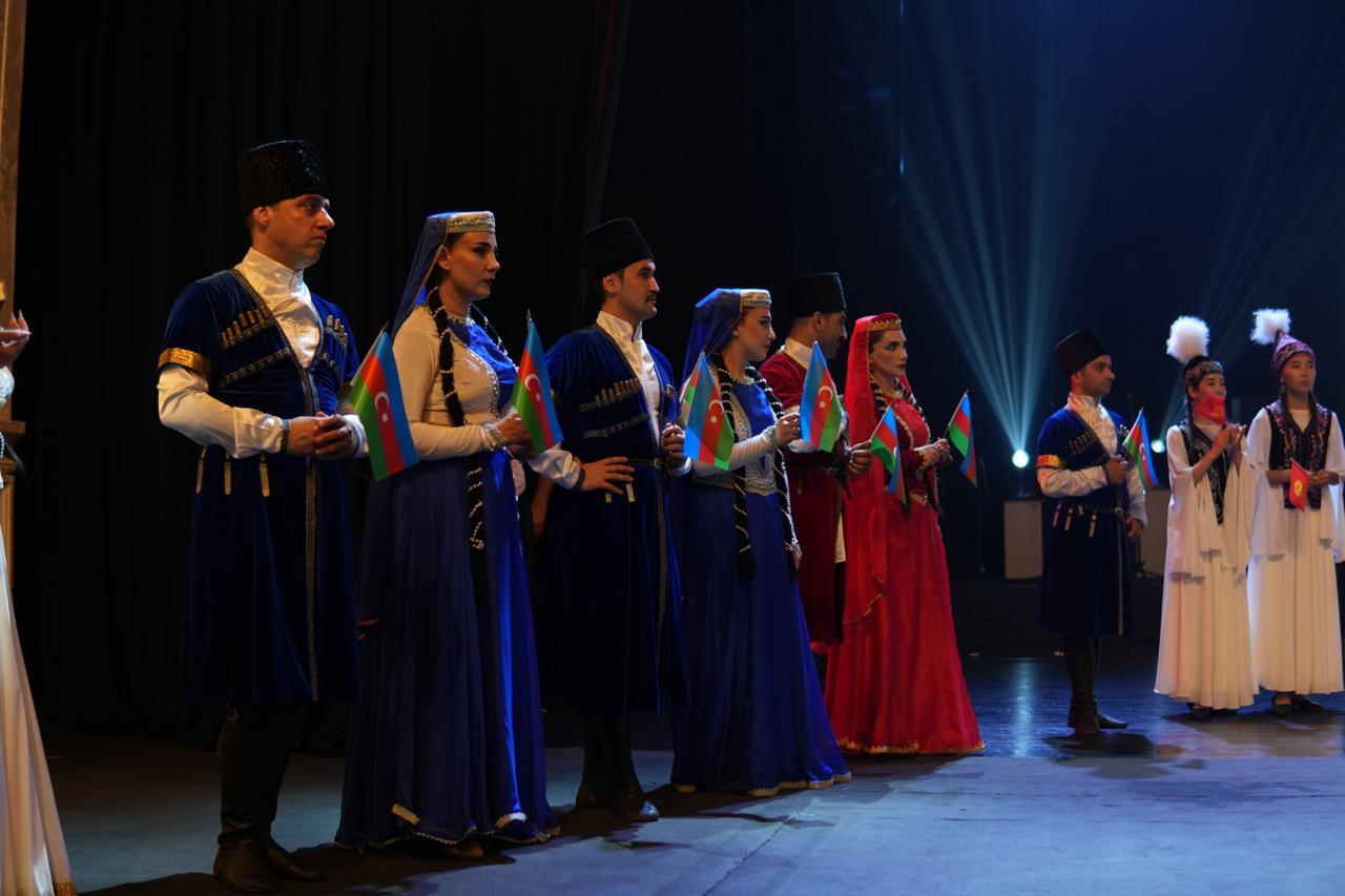 Торжественным гала-концертом в Гяндже завершился XV Международный фестиваль "Шелковый путь"