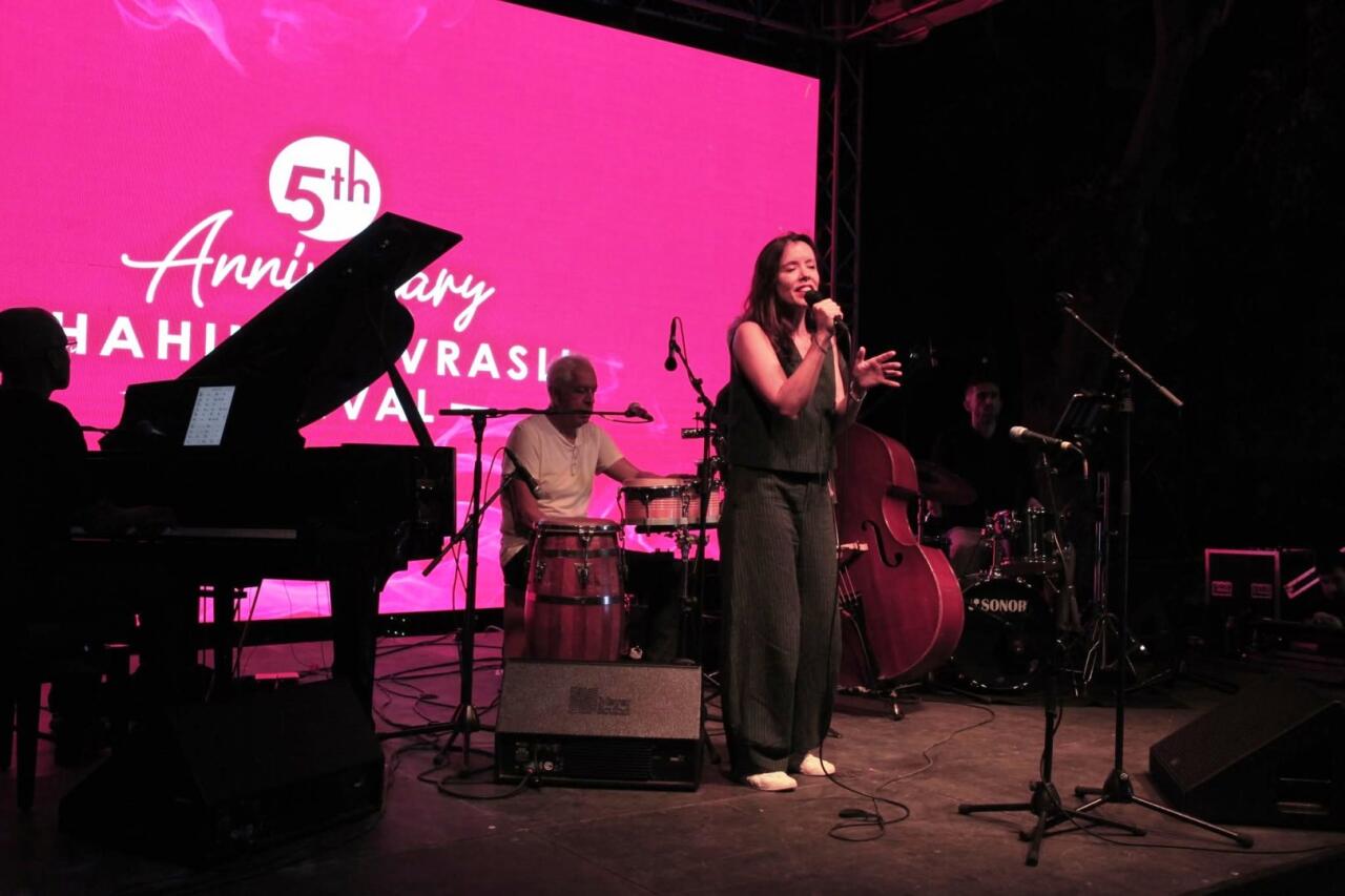 Французские джазовые ритмы под открытым небом летнего Баку - Eric Jacot Band на Shahin Novrasli Festival
