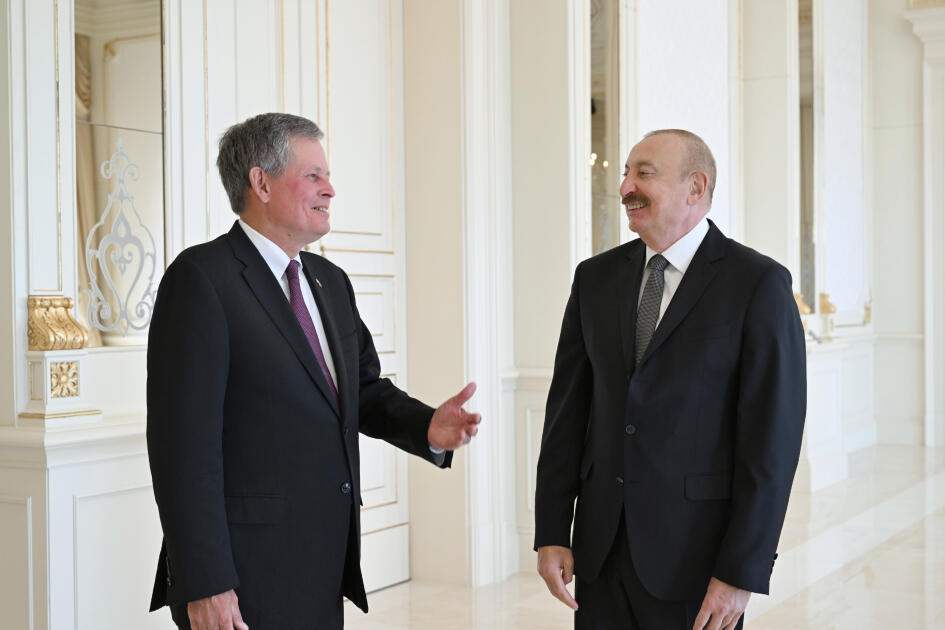 Президент Ильхам Алиев принял члена Комитета по международным отношениям Сената США