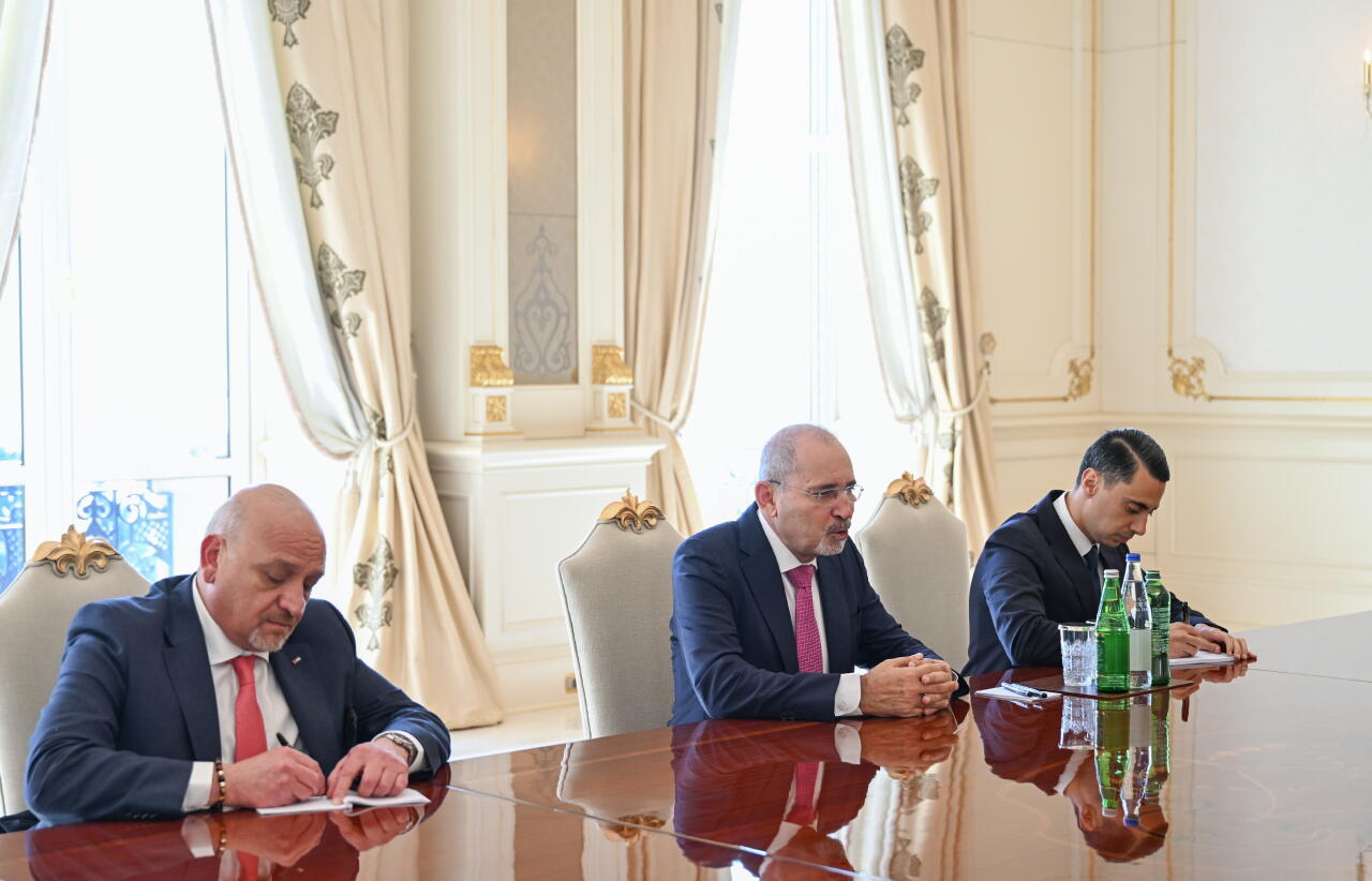 Prezident İlham Əliyev İordaniya Baş nazirinin müavini, xarici işlər və mühacir məsələləri nazirini qəbul edib