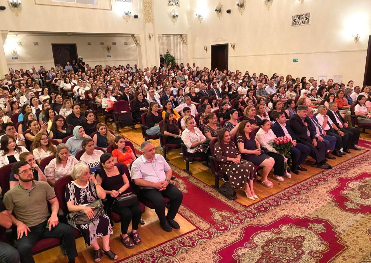 Тайны прошлого в уничтоженных дневниках - Бакинский муниципальный театр закрыл сезон классикой Ильяса Эфендиева