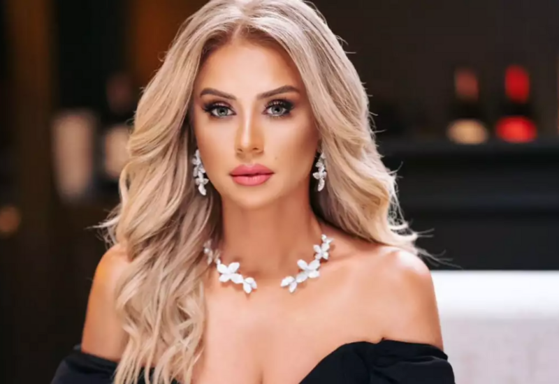 Roza Zərgərli qızı ilə