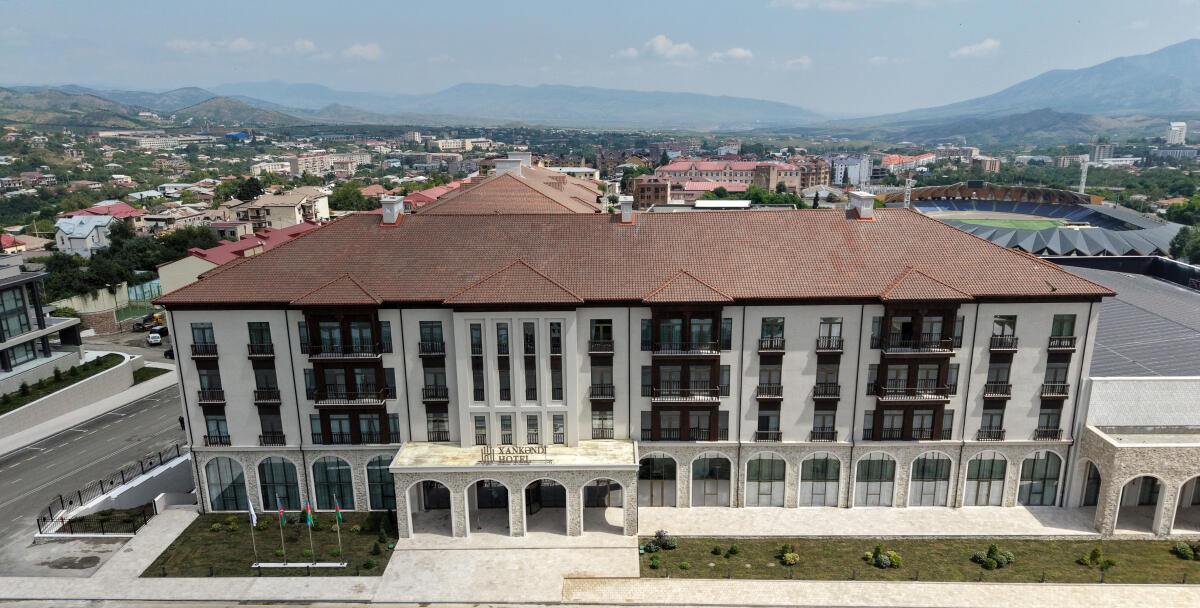 Prezident İlham Əliyev “Xankəndi” hotelinin açılışında iştirak edib