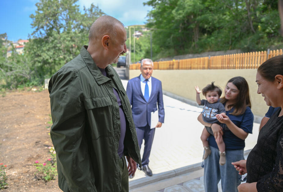 Prezident İlham Əliyevin Şuşanın Kiçik Qaladərəsi kəndində sakinlərlə səmimi söhbəti