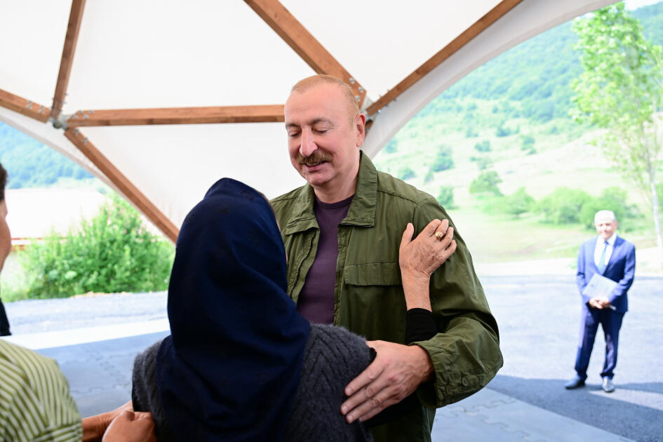 Президент Ильхам Алиев ознакомился с работами, проделанными в селе Кичик Галадереси Шушинского района, встретился с жителями, вернувшимися в село