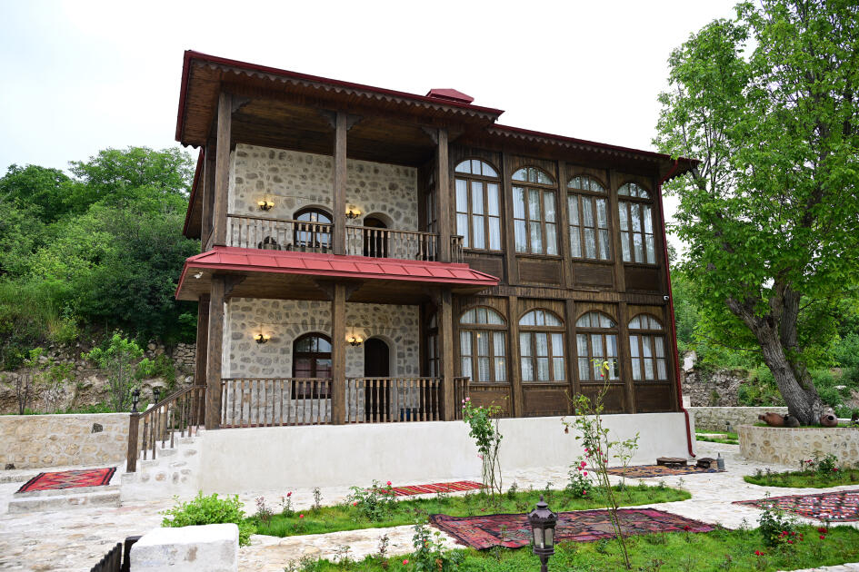 Prezident İlham Əliyev Şuşada “Yasəmən” hotelinin yeni korpusları ilə tanış olub