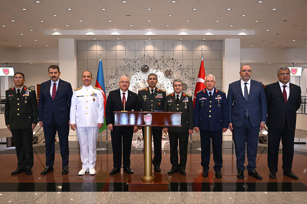 Zakir Həsənov Türkiyəyə getdi