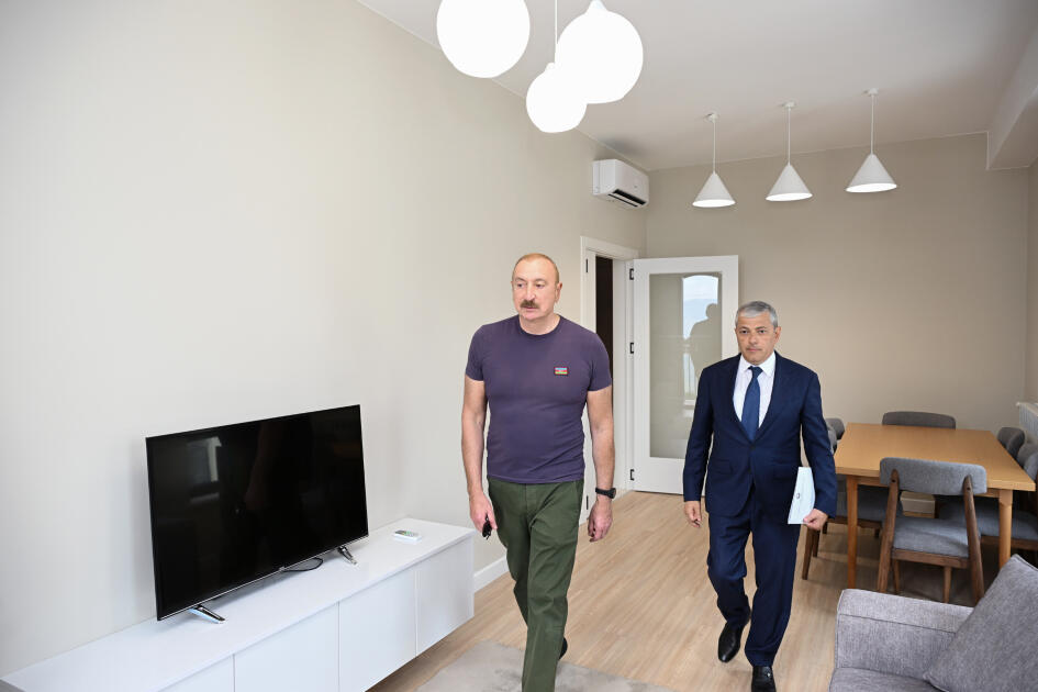 Prezident İlham Əliyev Şuşanın Qarabağ küçəsində dövlət-özəl tərəfdaşlığı çərçivəsində həyata keçirilmiş işlərlə tanış olub