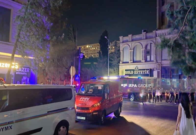 В Баку загорелся подвал многоэтажного дома