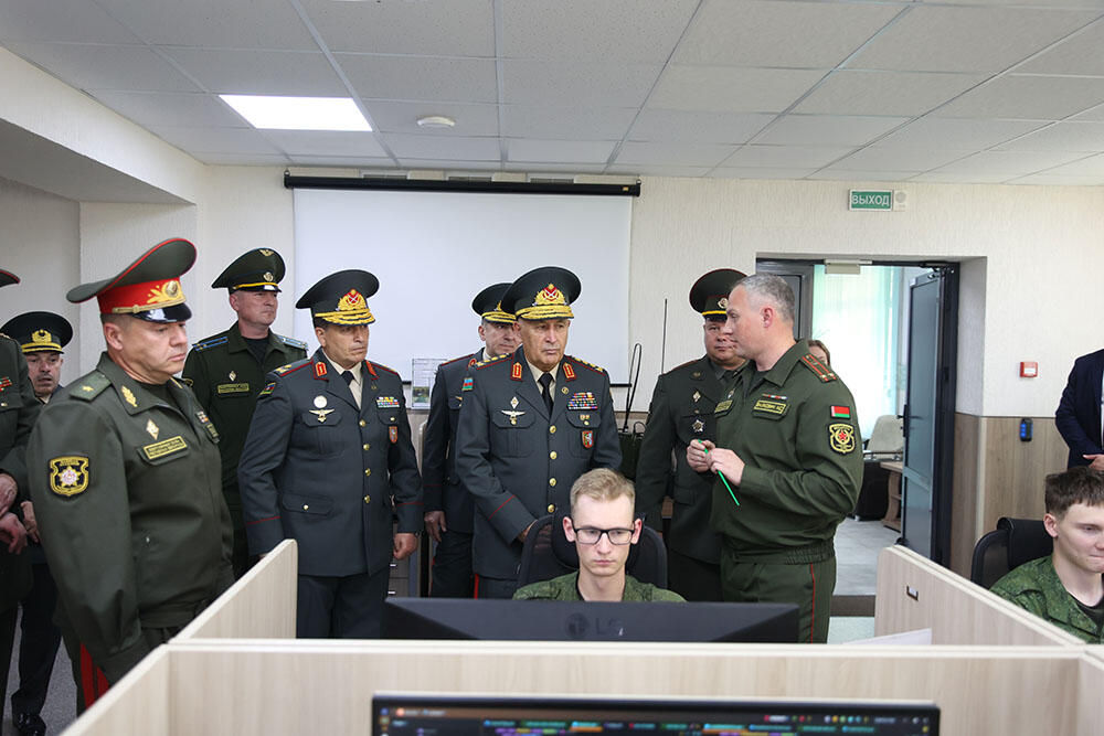 Азербайджан и Беларусь обсудили развитие сотрудничества в сфере обороны