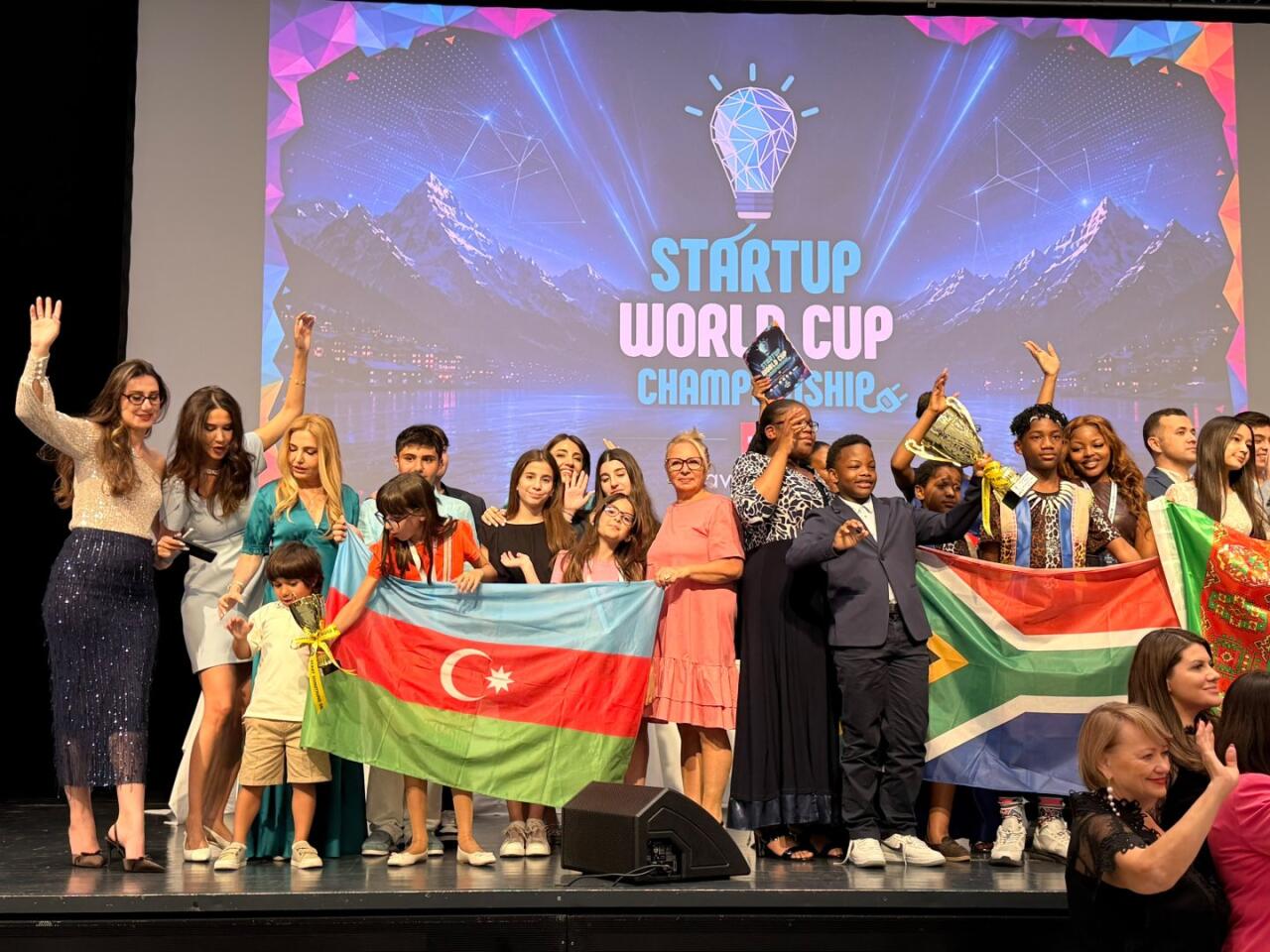 Студенты MiniBoss Baku удостоены двух международных наград на Чемпионате мира по стартапам в Давосе