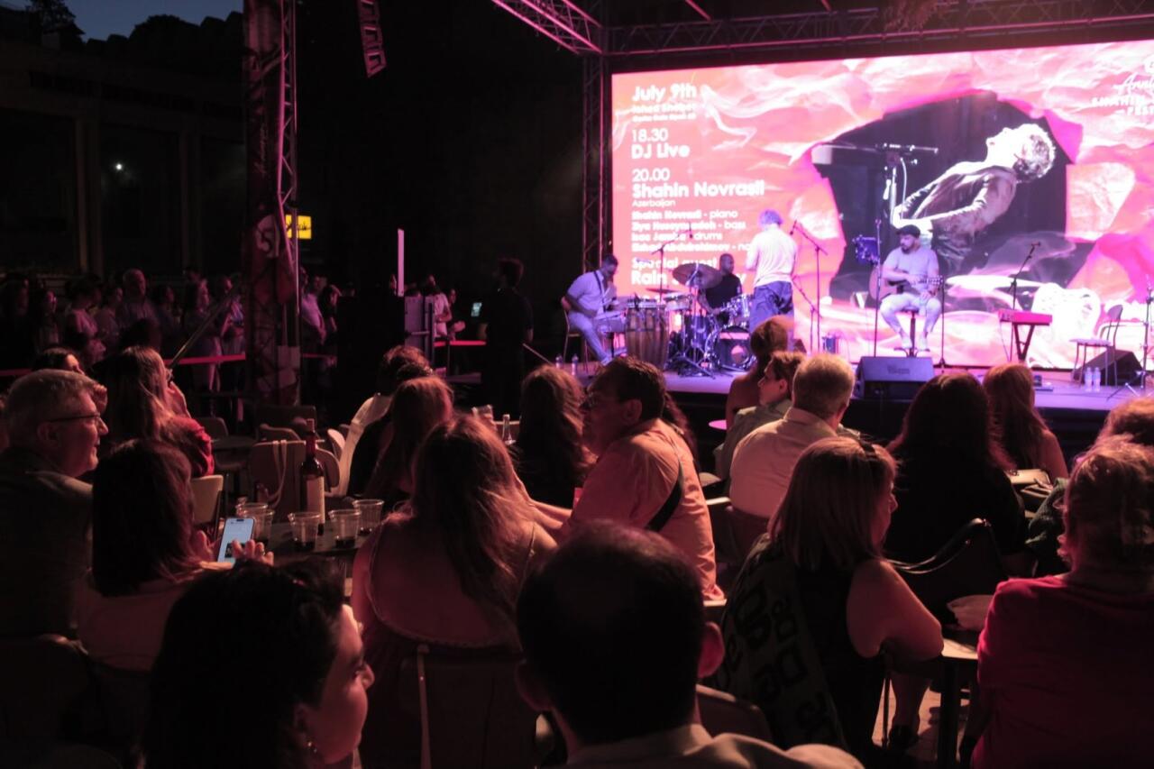 Shahin Novrasli Festival завершился феерией бразильских ритмов и красочным карнавалом в Ичеришехер