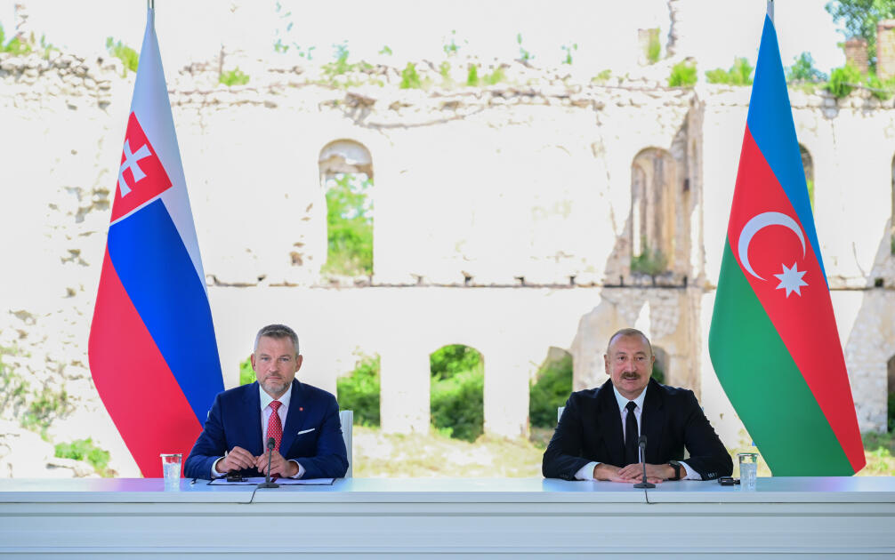 Prezident İlham Əliyev və Slovakiya Prezidenti Şuşada mətbuata bəyanatlarla çıxış ediblər