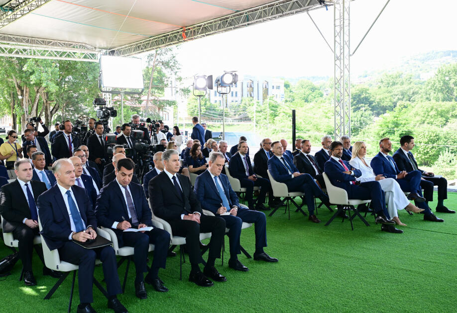 Prezident İlham Əliyev və Slovakiya Prezidenti Şuşada mətbuata bəyanatlarla çıxış ediblər