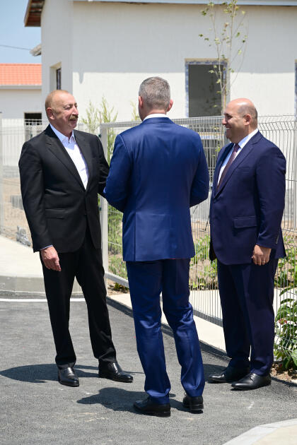 Prezident İlham Əliyev və Slovakiya Prezidenti Peter Pelleqrini Ağdamın Baş Qərvənd kəndində görülən işlərlə tanış olublar
