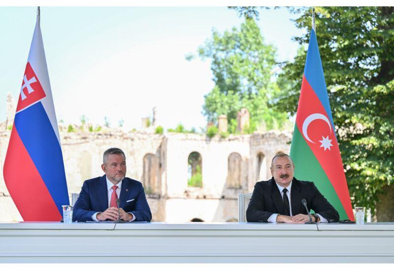 Prezident İlham Əliyev və Slovakiya Prezidenti Şuşada mətbuata bəyanatlarla çıxış ediblər