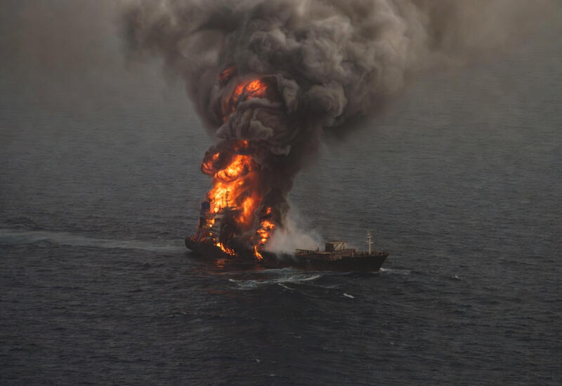 Oman sahillərində Norveç tankerinə hücum olub