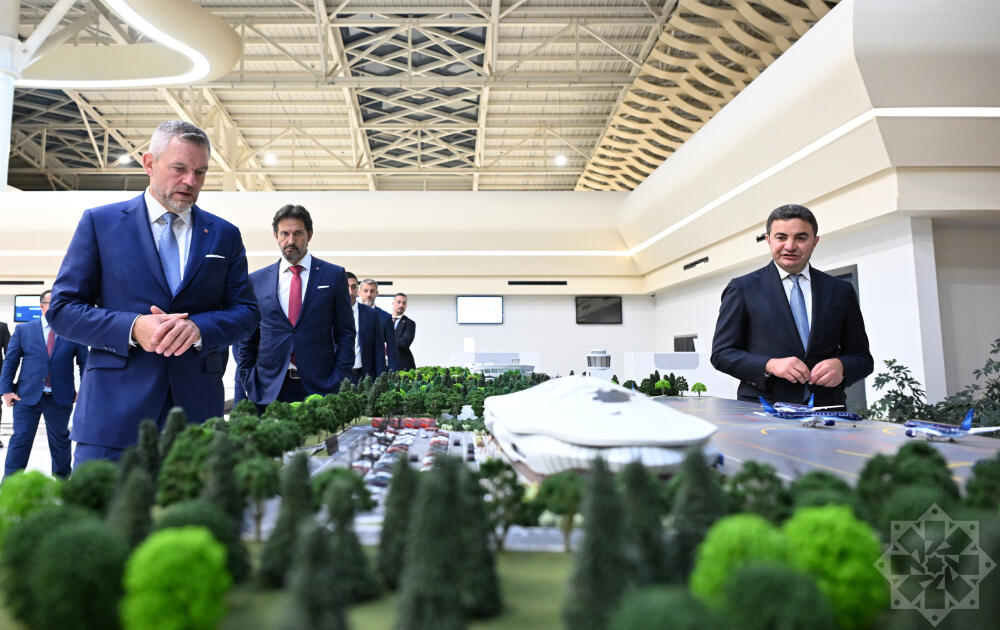 Президент Словакии самолетом отбыл из Физулинского аэропорта в город Баку