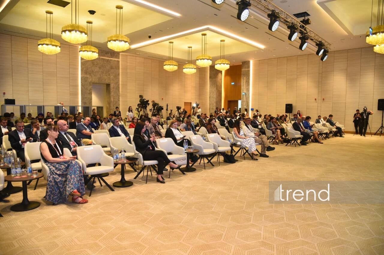 В рамках IV Шушинского глобального медиафорума обсуждается роль медиадипломатии в восстановлении доверия